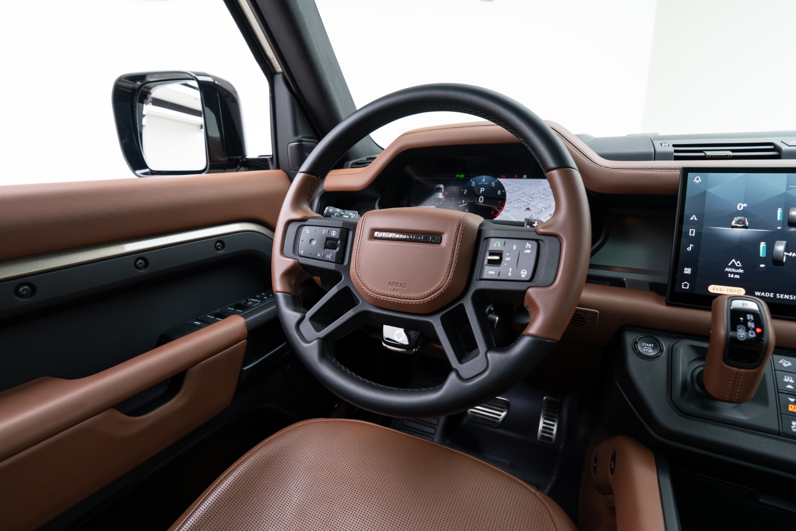 2025 LAND ROVER DEFENDER P635 OCTA | GCC 5 YEARS WARRANTY | 635 HP | HIGH SPEC